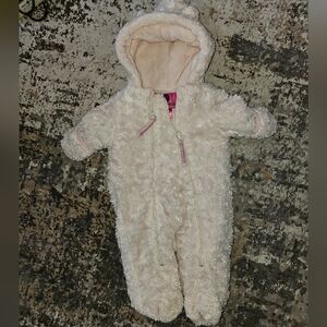 Weatherproof Cream Fuzzy Baby Footie